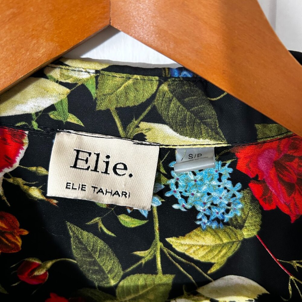 Beautiful Elie Tahari blouse. S/P